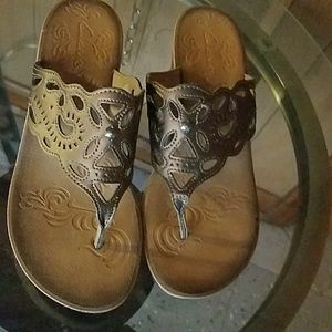 Bronze wedge thongs